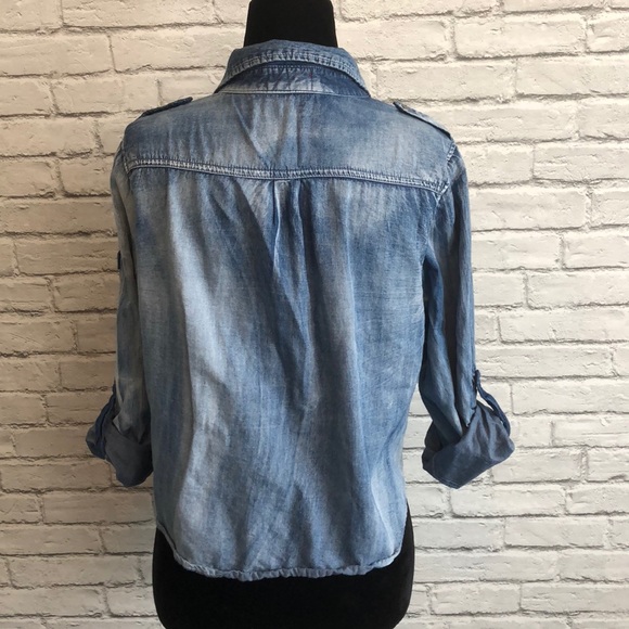 ⚡️Red Tulips crop chambray denim top size XL - Picture 2 of 8